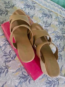 Trendz Beige heels/wedges