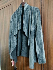 SALE 🛍️ Grey Velvet Fur Shrug
