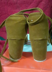 Brown Heel 👠