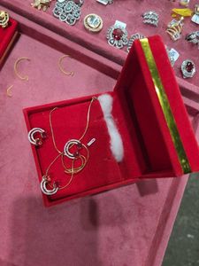 Rubia AD Zirconia Pendant Set With Chain