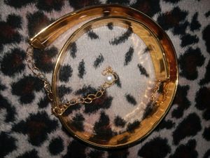Earrings,  Kamer Band