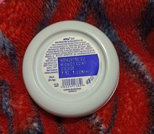 Nivea Soft Light Moisturising Cream