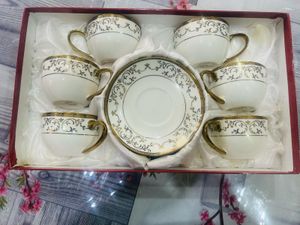 New Royal Vintage Gloden Tea Cup Set