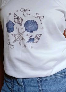 Seashell Graphic Tee