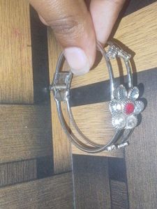 Silver Tone Floral Bangle