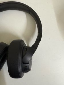 JBL TUNE 720BT (Includes Hard Case + Audio Cable)