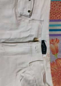 White Casual Skinny Soft Denim Jeans 🤍