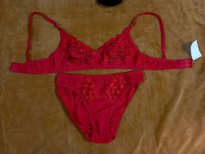 Combo 2 Bikini 👙 Set Very Beautiful Black And Re
