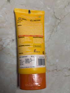 Aqualogica Glow + dewy sunscreen