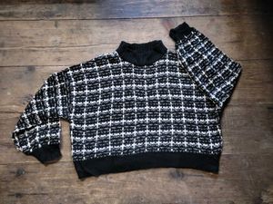 🌸Black & White Knit Sweater