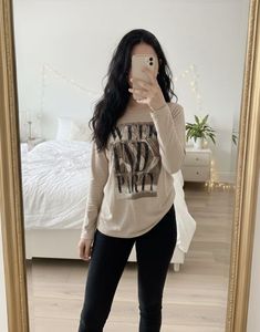 Full sleeves graphics t shirt