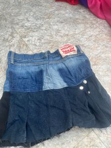New Unused Pleated Custom Made Skirt