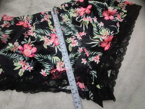 Floral Lace Trim Shorts🥰