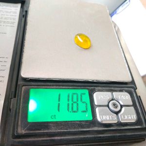 11.85 CTS Yellow hakik Gemstone/पीला हकीक