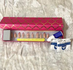 Beautiful Artificial Nails Extension