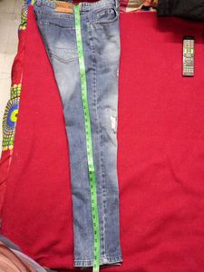 Distressed Denim Jeans top fit