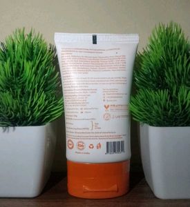Qurez Mattifying Tinted Sunscreen