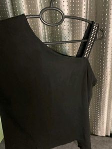 MADAME solid black stylish Top