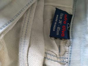 Women&#39;s Faded Blue Jeggings