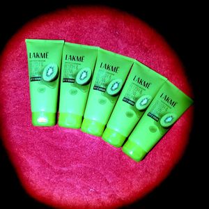 Lakme Blush &amp; Glow Facewash