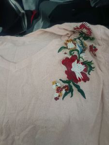Embroidered knitted Top