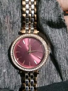 DRESS BERRY WATCH NO 2211556