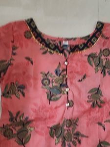 Women&#39;s Tops L/40 Size