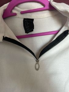 Cute White Zipper Top