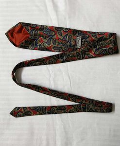 Zodina Men Paisley Printed Silk Tie