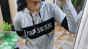 Grey Sweatshirt