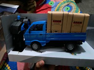 Omni Diycast Truck,1:16 Scale, 2.4GHz