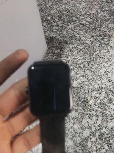 Noise Smartwatch With Charger