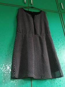 Black Sleeveless Top