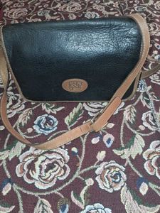Nina Ricci Paris 100 %leather Bag