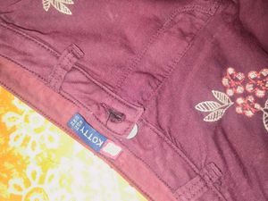 Title:Kotty Women&#39;s Maroon Skinny Fit Embroidered