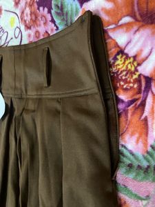 High-Waist Pleated Mini Skirt with Belt - Black