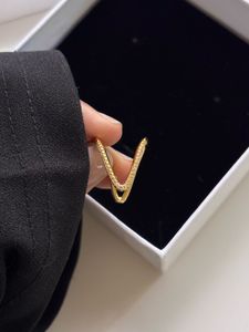 V-shaped CZ Ring Anti-tarnish