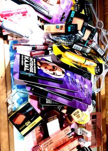 Makeup Bundle - Eyeshadow, Liner, & More!