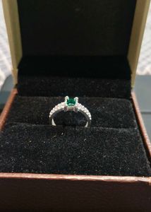 Emerald Gemstone silver ring 💍