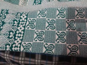 Green &amp; White Patterned Scarf