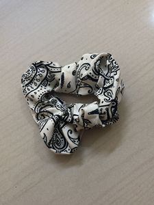 Bunch of hairties