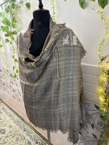 Unisex Burberry Wool Shawl Semi Winter