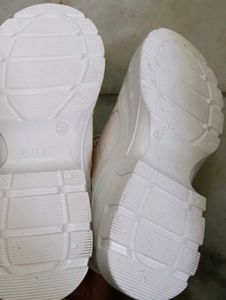 White High-Top Fashion Sneakers