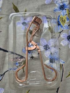 Eyelash Curler