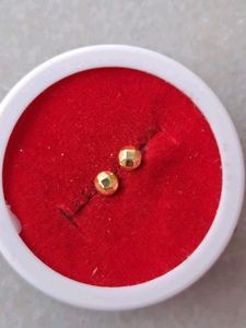 Beautiful New Dimond Cut Studs