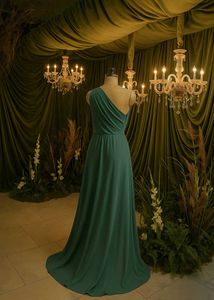 Elegant Green One-Shoulder Dress