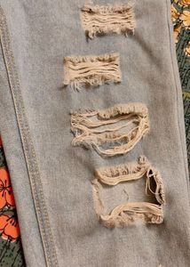 Price Drop ‼️Torn Distress Jeans