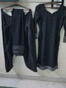 Black Salwar Kameez Set