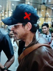 Dyavol X Cap Worn &amp; Owned By Shahrukh Khan