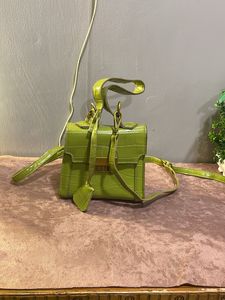 sale alert 🔔 🔥🔥🔥🔥🔥Small Sling Handbag